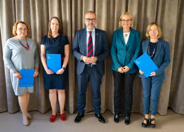 Nominacje dla Prodziekanów Wydziału Oceanografii i Geografii kadencji 2024-2028